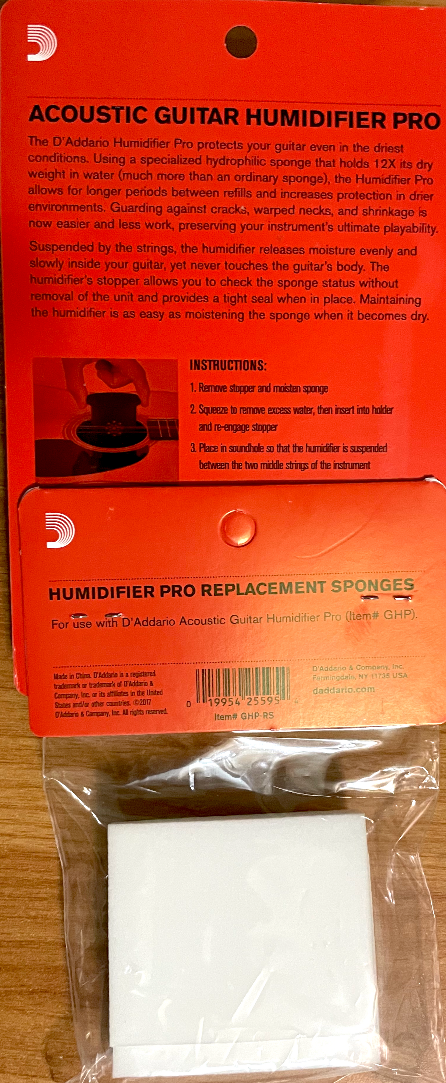 D'Addario Acoustic Guitar Humidifier PRO with Extra Sponges