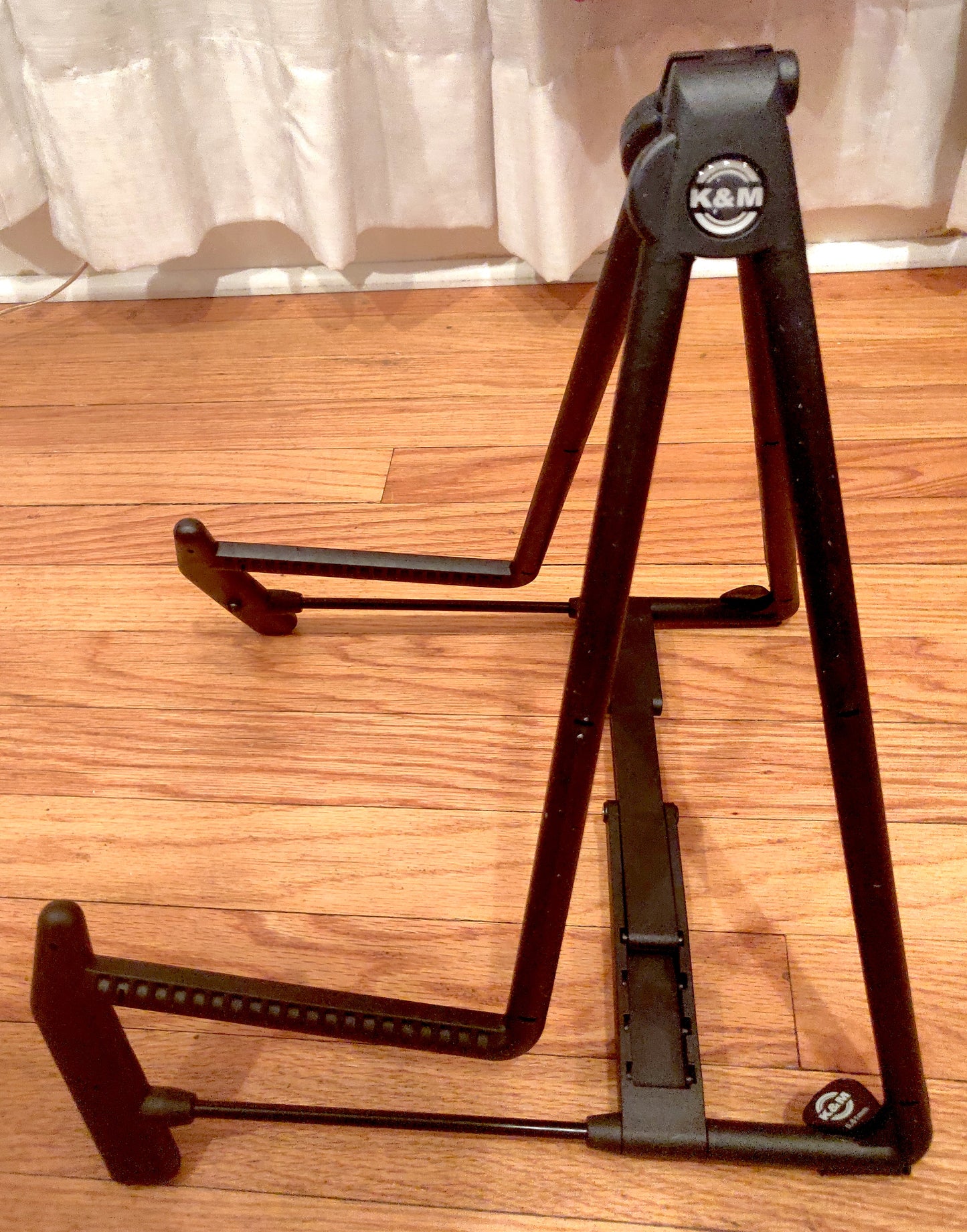 Konig & Meyer Heli 2 17580 Compact Acoustic Guitar Stand