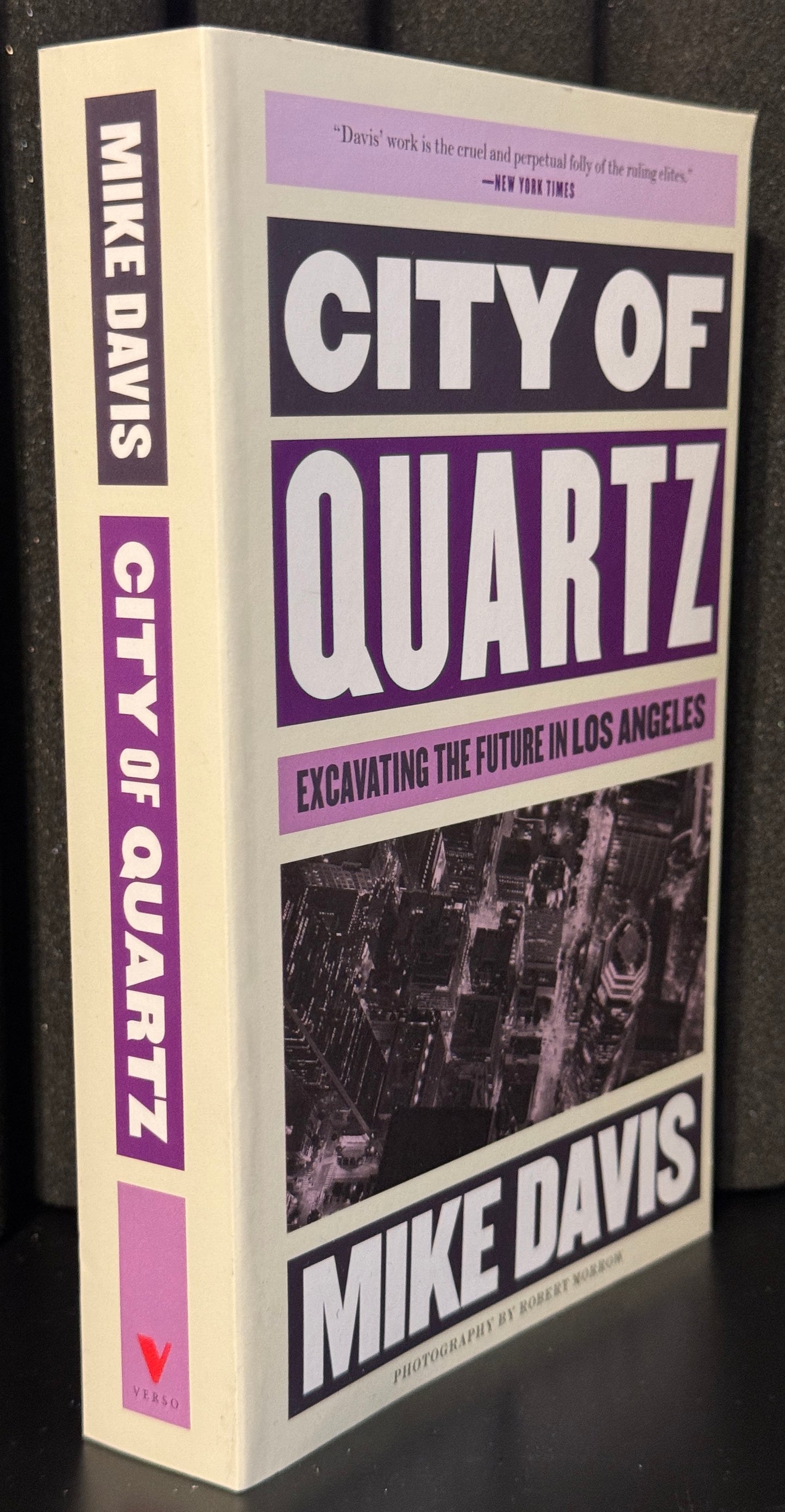 City Of Quartz by Mike Davis, Paperback